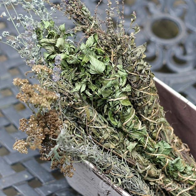 http://gardenmatter.com/diy-fragrant-firestarters/