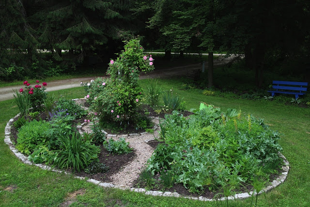 The Path Making Mistakes I Made That, How To Create A Curved Garden Path