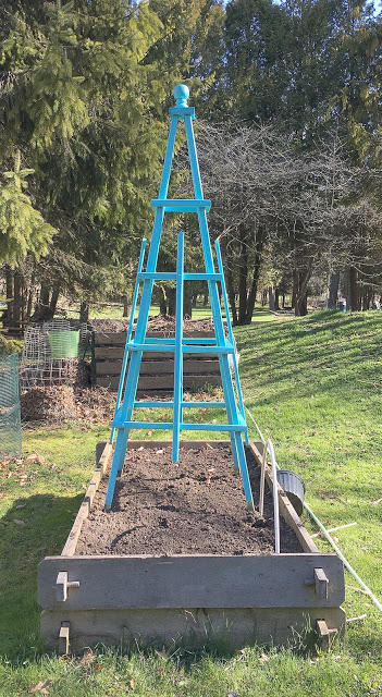 turquoise tuteur obelisk
