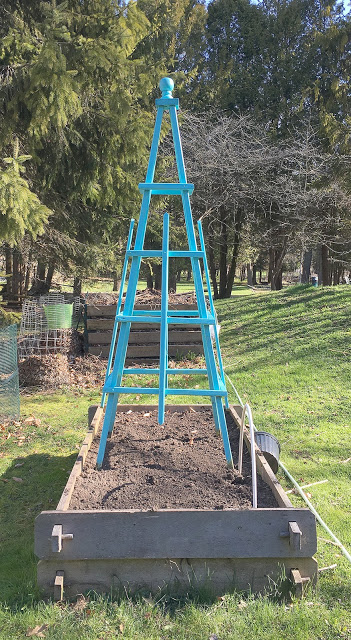 turquoise tuteur obelisk