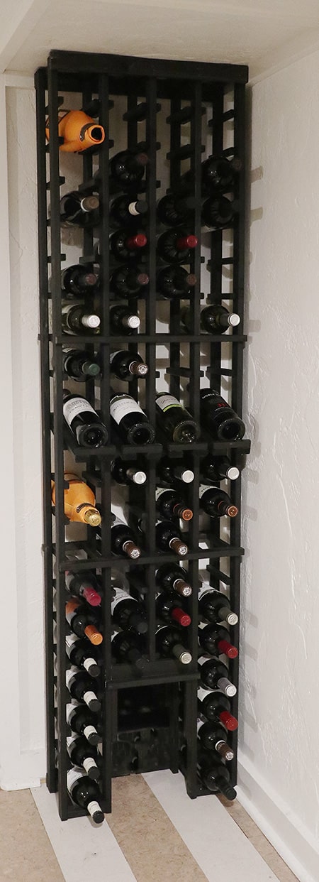 Wall-mouned wine rack