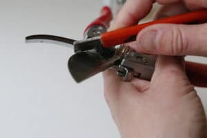 Sharpening pruners