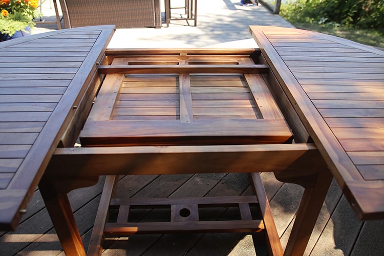 Butterfly leaf table