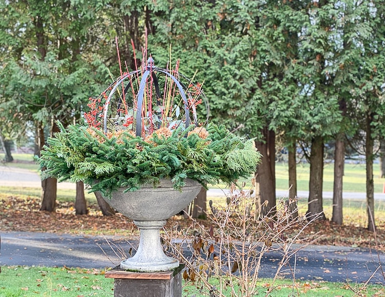 Holiday containers urn