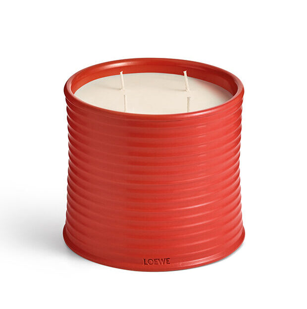 tomato-scented candle